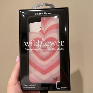 ⭐️ Wildflower iPhone 11 Case (Used)